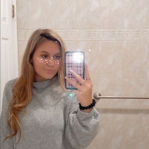 Meet your Posher, Mia